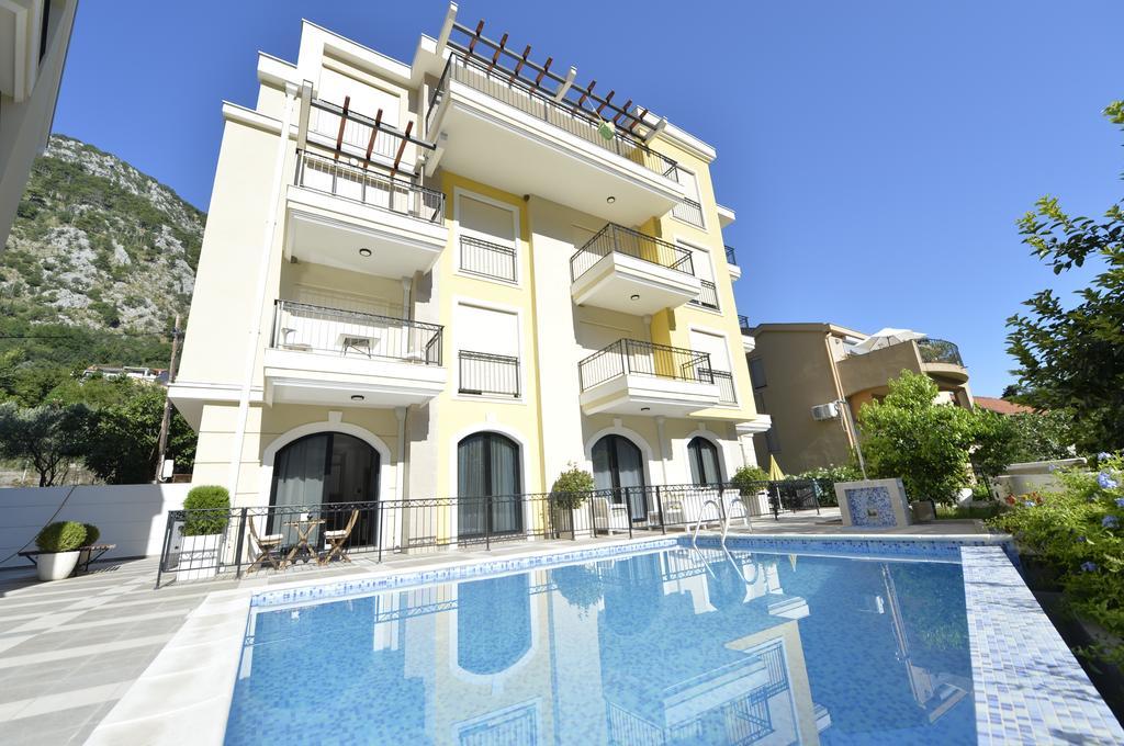 Posto Capitano C Group Apartment Kotor Luaran gambar