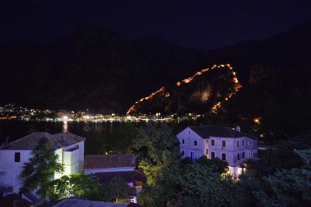 Posto Capitano C Group Apartment Kotor Luaran gambar