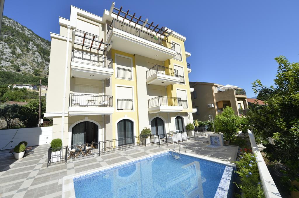 Posto Capitano C Group Apartment Kotor Luaran gambar