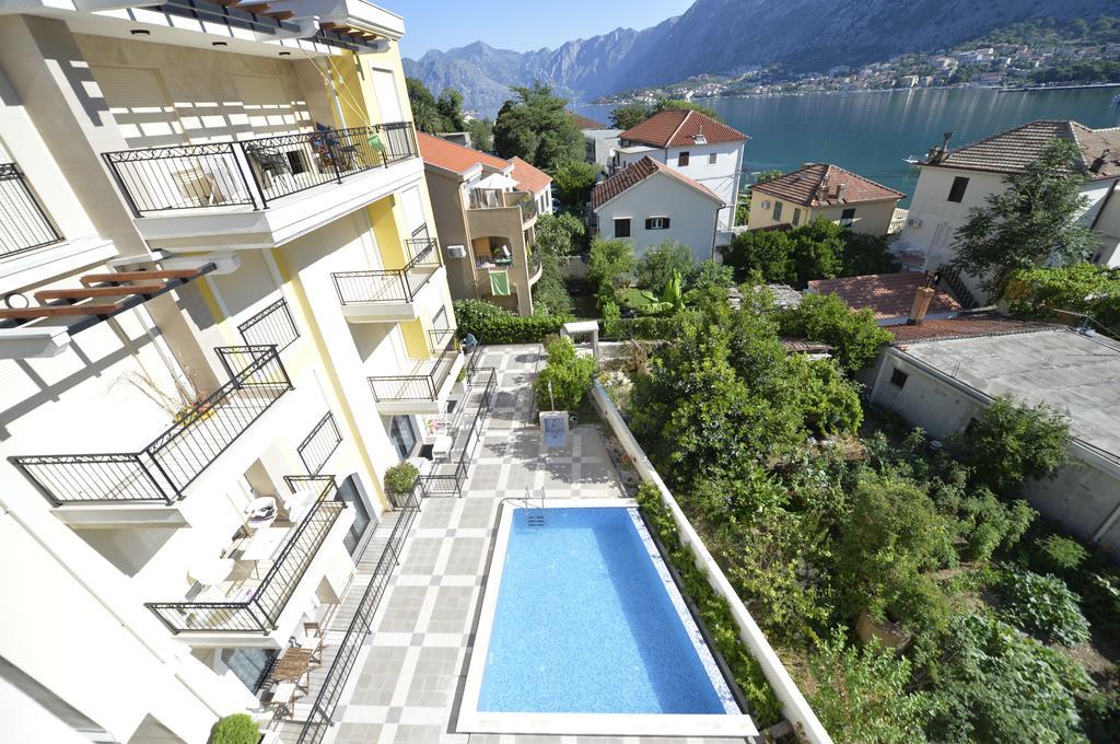 Posto Capitano C Group Apartment Kotor Luaran gambar